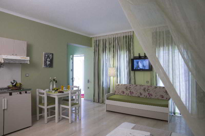 Elia Stalos Apartments Agia Marina Exteriér fotografie